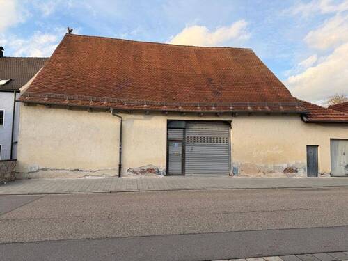 Grundstück mit Altbestand - 50%-Anteil kostet 160.000,00 € - mit Altbestand