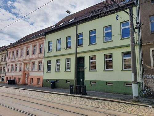 Hausansicht - Bahnhofsnahe 3-Zimmer-Wohnung!!