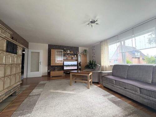 Wohnzimmer - 7 Zimmer Einfamilienhaus in Nordenham