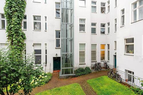 Hinterhof - 1 Zimmer Etagenwohnung zum Kaufen in Berlin