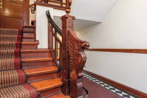 Treppenhaus - 1 Zimmer Etagenwohnung in Berlin