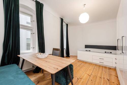 Wohn- und Schlafzimmer - 