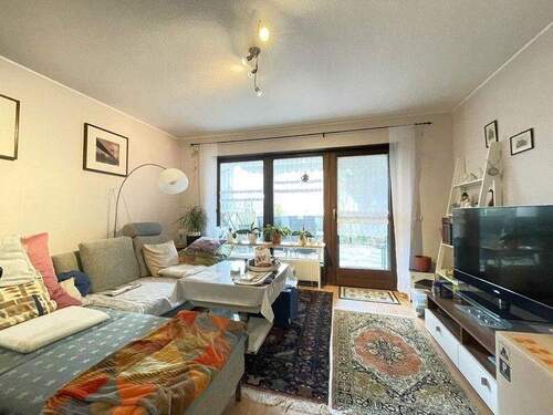 Wohnzimmer - 3 Zimmer Etagenwohnung zum Kaufen in Lauf