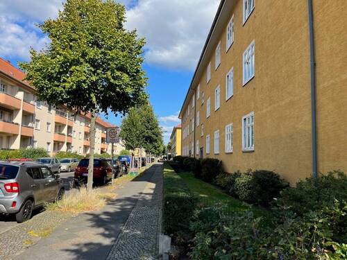 Außen 1.jpg - 2 Zimmer Etagenwohnung zum Kaufen in Berlin