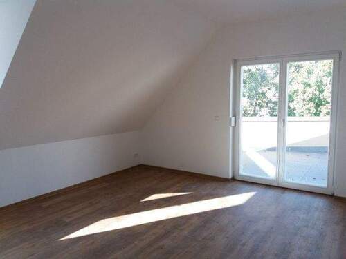 Wohnzimmer Blick zur Terrasse - Etagenwohnung mit 112,00 m&sup2; in Brandenburg an der Havel zur Miete