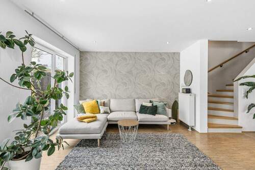 Bild 3 - 5 Zimmer Reihenendhaus in Regensburg