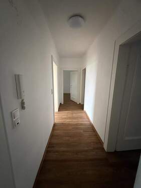 Diele - Schöne 4 ZKB-Wohnung im energetisch sanierten Haus in Homburg, Goethestraße 8