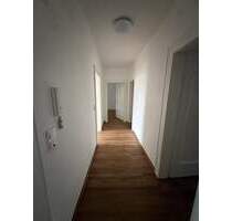 Schöne 4 ZKB-Wohnung im energetisch sanierten Haus in Homburg, Goethestraße 8