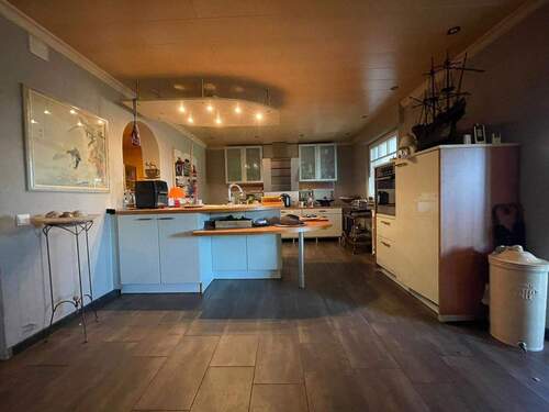 Wohn-/Essbereich und Küche - 