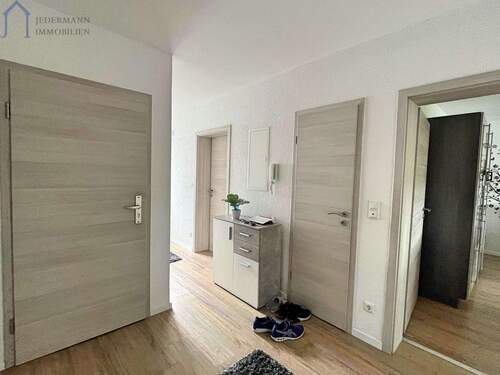 Flur - Mehrfamilienhaus, Wohnhaus mit 230,00 m&sup2; in Friedewald zum Kaufen