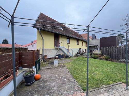 004020156800_302_346_21042025222934111 - Zweifamilienhaus mit großem Grundstück und Scheune in Westerhausen