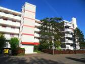 Strassenansicht.JPG - Helle 1- Zi.- Wohnung mit Balkon und 1 Pkw- Stellplatz in der Tiefgarage