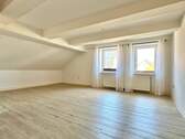Wohnzimmer - 2 Zimmer Etagenwohnung zur Miete in Wunstorf / Großenheidorn
