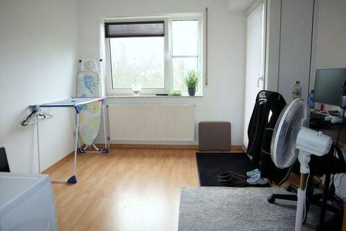 Kinderzimmer / Büro mit Loggia - 