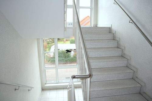 Helles Treppenhaus - 3 Zimmer Etagenwohnung in Delmenhorst