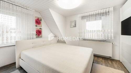 1. OG Elternschlafzimmer 1 - 