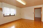 Wohn-/Esszimmer im UG - 