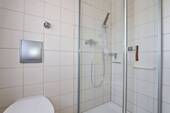 modernisiertes Duschbad - 