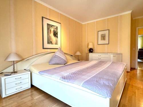Schlafzimmer mit... - 