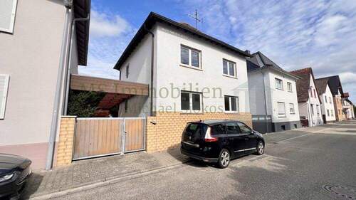 Hausansicht 3 - 5 Zimmer Einfamilienhaus in Lampertheim