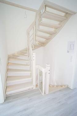 Treppe mit LED-Einbauspots 