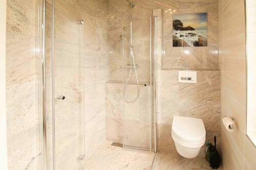 Hinteres Badezimmer (1) - 