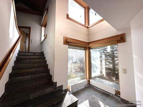 Treppen zu Küche und Essen - 