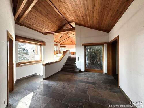 Diele Hauptwohnung - 5 Zimmer Einfamilienhaus zum Kaufen in Merklingen