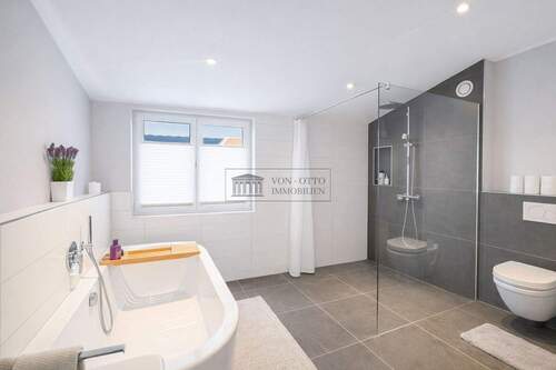 Großes Vollbad mit Tageslicht - 