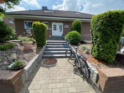 Eingangsbereich - Einfamilienhaus in Rellingen - Winkelbungalow mit ausgebautem Dachgeschoss