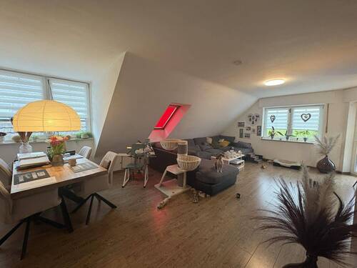 Wohn- und Esszimmer - 