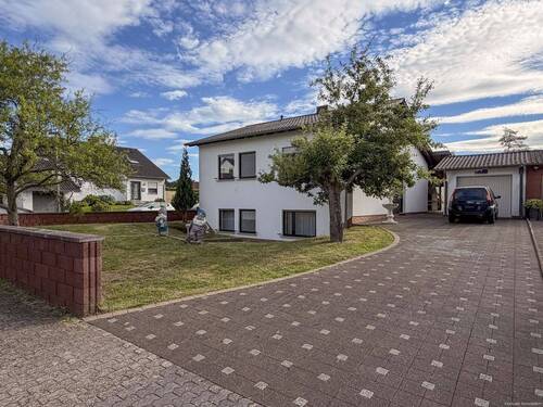 Seitenansicht - 6 Zimmer Einfamilienhaus zum Kaufen in Großrosseln / Dorf im Warndt