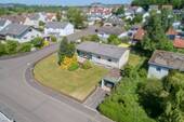 Aufnahme aus der Vogelperspektive - 5 Zimmer Bungalow zum Kaufen in Staufenberg