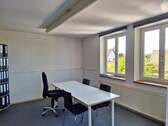 Besprechungsraum OG - Helle Bürofläche in Wörth - 790,00 EUR Kaltmiete,