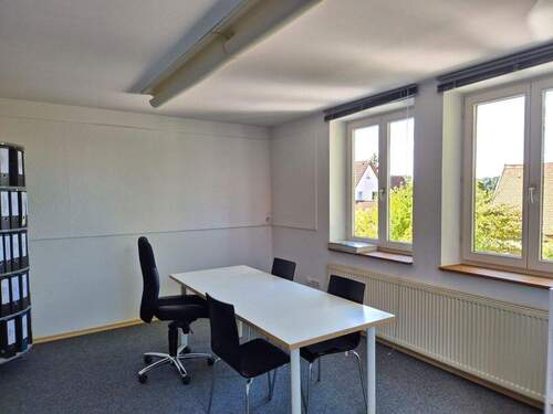 Besprechungsraum OG - Helle Bürofläche in Wörth - 790,00 EUR Kaltmiete,