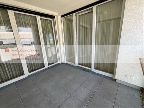 überdachte Loggia zugängig vom Wohn-/Essbreich und Schlafzimmer - 