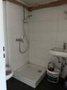 Badezimmer mit Dusche - 1 Zimmer Etagenwohnung in Lörrach