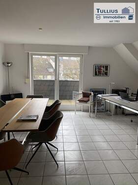 Wohnzimmer - 2 Zimmer Etagenwohnung zur Miete in Essen
