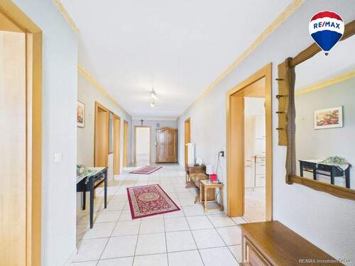 RE/MAX Immobilien DeLux Einfamilienhaus Merzig-Besseringen Flur - 
