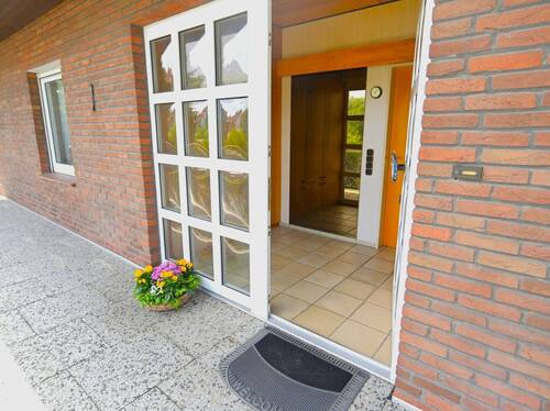 Hauptwohnung: Zugang/Eingang/Windfang/Garderobe - 