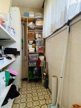 Speisekammer neben der Küche - 