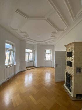 Herrschaftlicher Wohnbereich - Herrschaftliche 2-Zimmer-Jugendstil-Wohnung in zentraler City-Lage