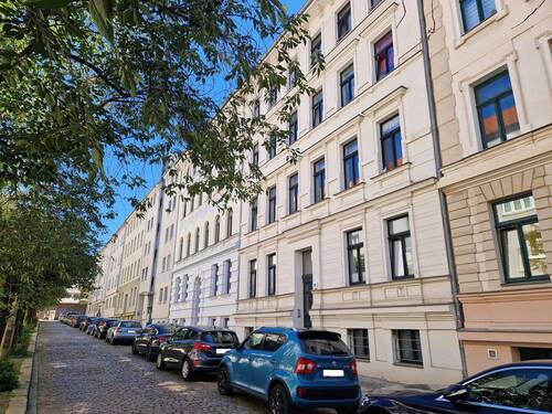 Hausansicht - Mehrfamilienhaus, Wohnhaus in Halle (Saale)