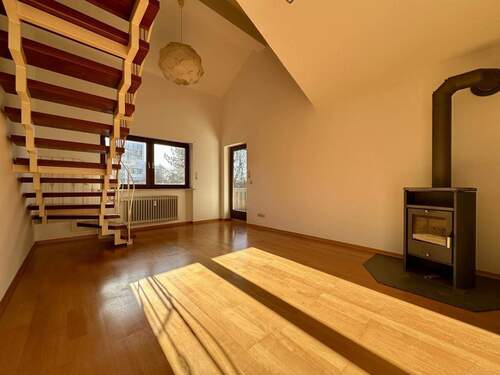 TITELBILD - FAMILIENFREUNDLICH - HELL - GUTE LAGE - 4-Zimmer Maisonettewohnung in Gauting