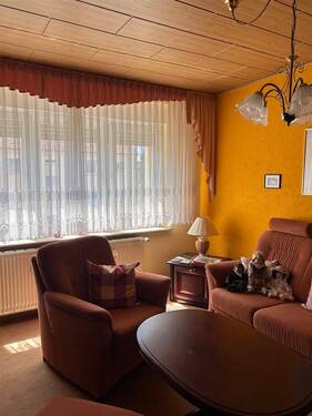 Wohnzimmer - 3 Zimmer Etagenwohnung zum Kaufen in Freyburg (Unstrut)