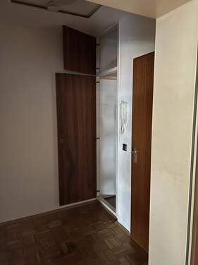 Eingangsdiele mit Abstellkammer - Etagenwohnung mit 31,00 m² in Duisburg zur Miete