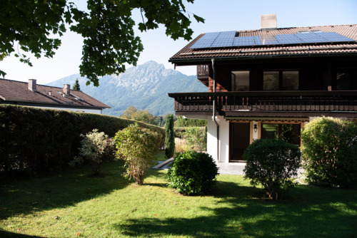Außenansicht Süd/West-Terrasse - Bayerisch Gmain - Charmante 2,5 -Zimmer-Wohnung mit malerischem Alpenblick