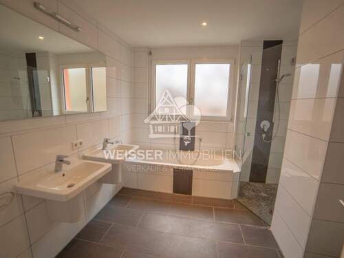 Badezimmer Ansicht 1 - 