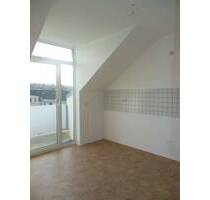 Toller Balkon an der Küche - Laminat - Tageslichtbad mit Badewanne - Chemnitz Ebersdorf