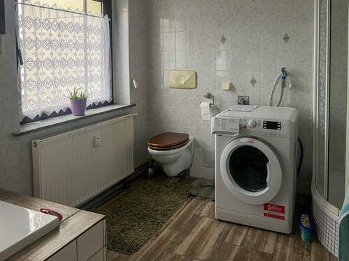 WG01-Bad - Mehrfamilienhaus, Wohnhaus mit 147,00 m&sup2; in Netzschkau zum Kaufen